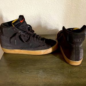 Nike Blazes Brown/orange/gum bottom size 12 in mint condition.